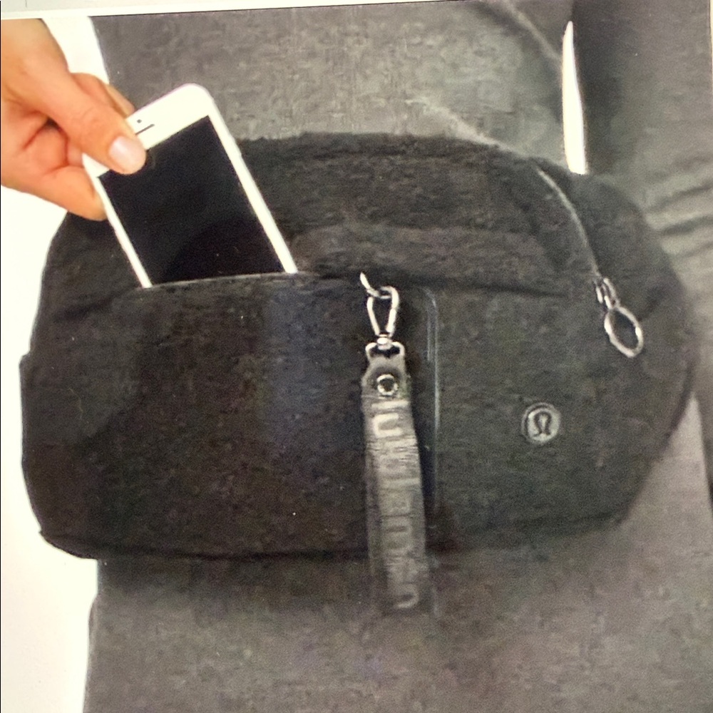 Lululemon On The Beat Sherpa Belt Bag Sling.